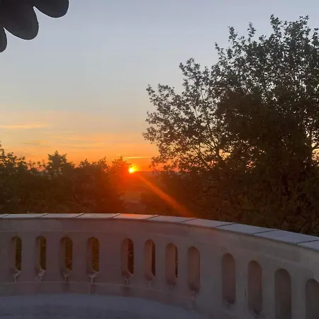 D'hôtes La Tour De Bellevue Casa de hóspedes *