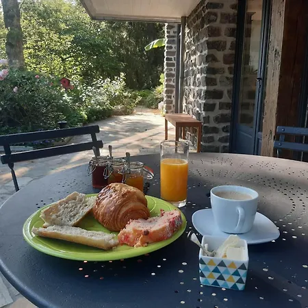 D'hotes La Tour De Bellevue Guest house